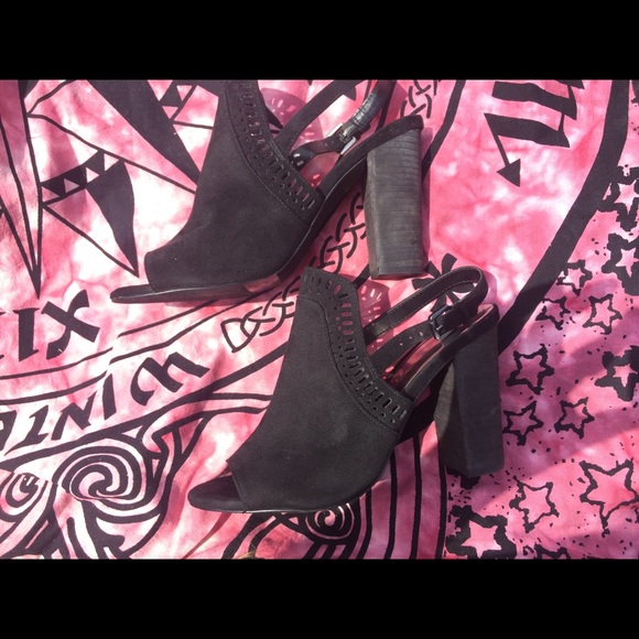 Carlos Santana Black Suede Peep Toe Heeled Bootie - Picture 2 of 6